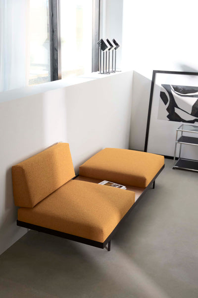 Innovation Puri daybed with walnut table, 536 boucle orhre