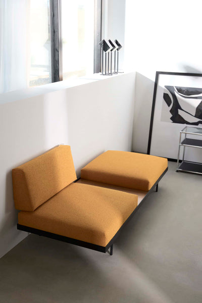 Innovation Puri daybed with walnut table, 536 boucle orhre