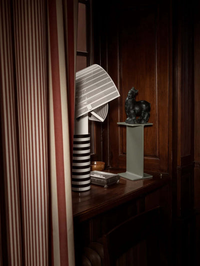 String Museum pedestal