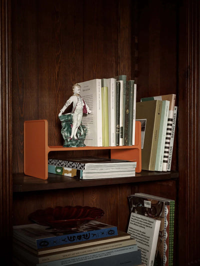 String Museum pedestal