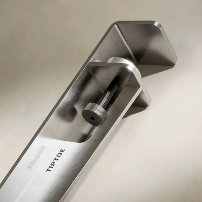 Tiptoe wall bracket, core edition