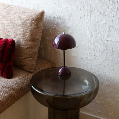 &Tradition Flowerpot VP9 rechargeable lamp, dark plum