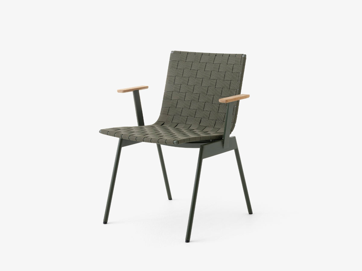 &Tradition Ville AV34 outdoor arm chair