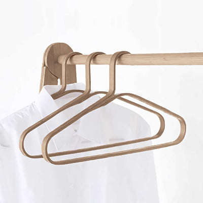Gudee CAKON bamboo hanger (set of 3), Brown