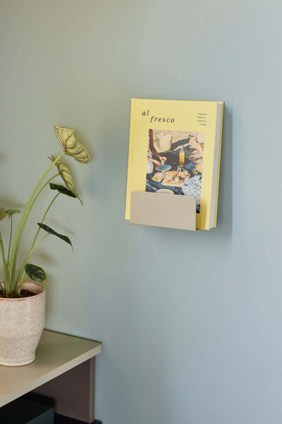 Hubsch Clutch magazine holder, sand