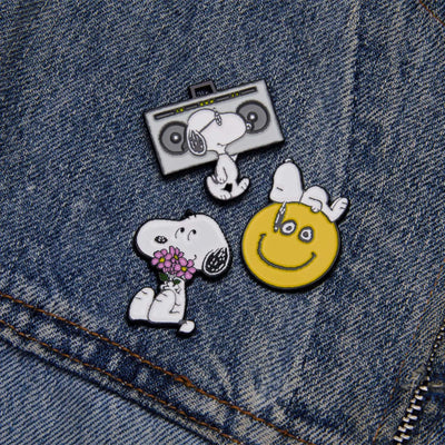 Peanuts x Magpie Snoopy enamel pin, skateboard