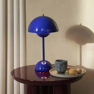 &Tradition Flowerpot VP9 rechargeable lamp, cobalt blue