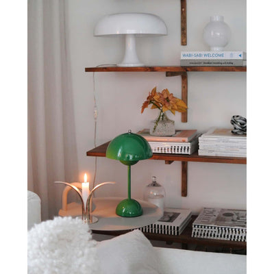 &Tradition Flowerpot VP9 rechargeable lamp, signal green