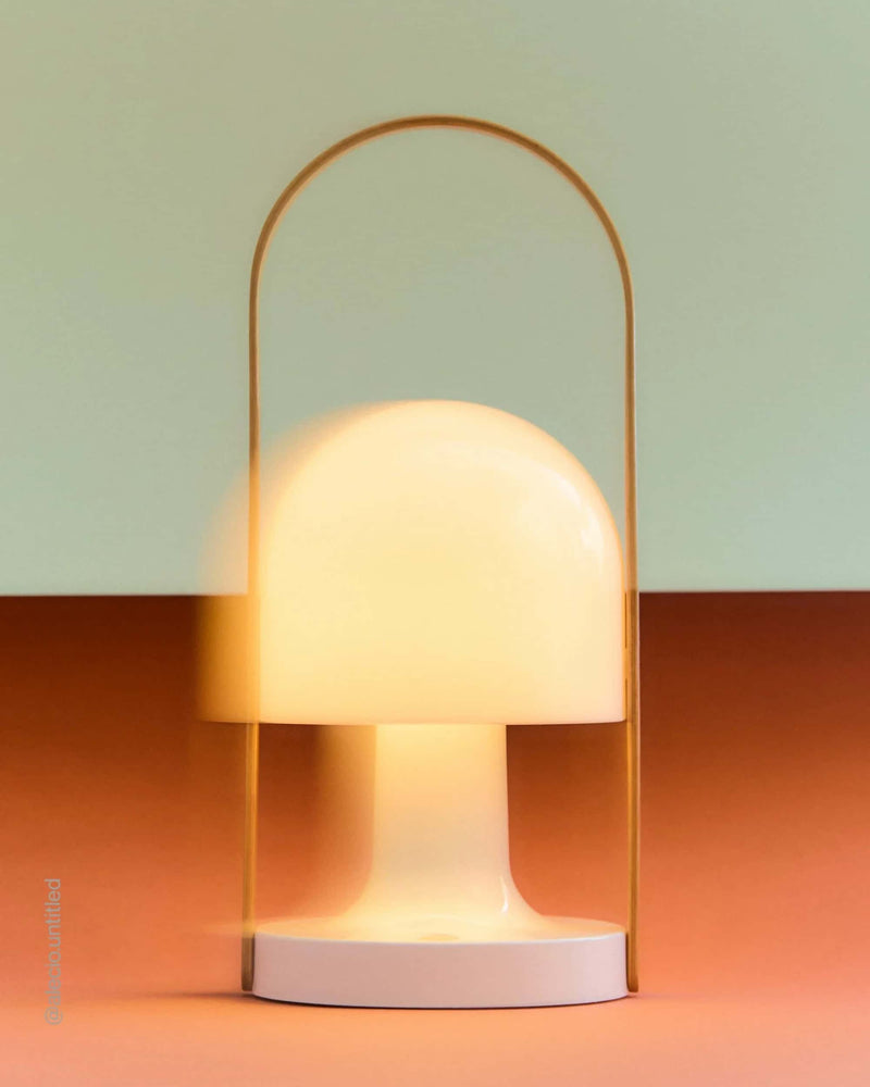 Marset FollowMe rechargeable lamp, glossy white/oak