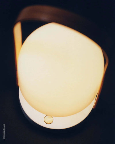 Marset FollowMe rechargeable lamp, glossy white/oak
