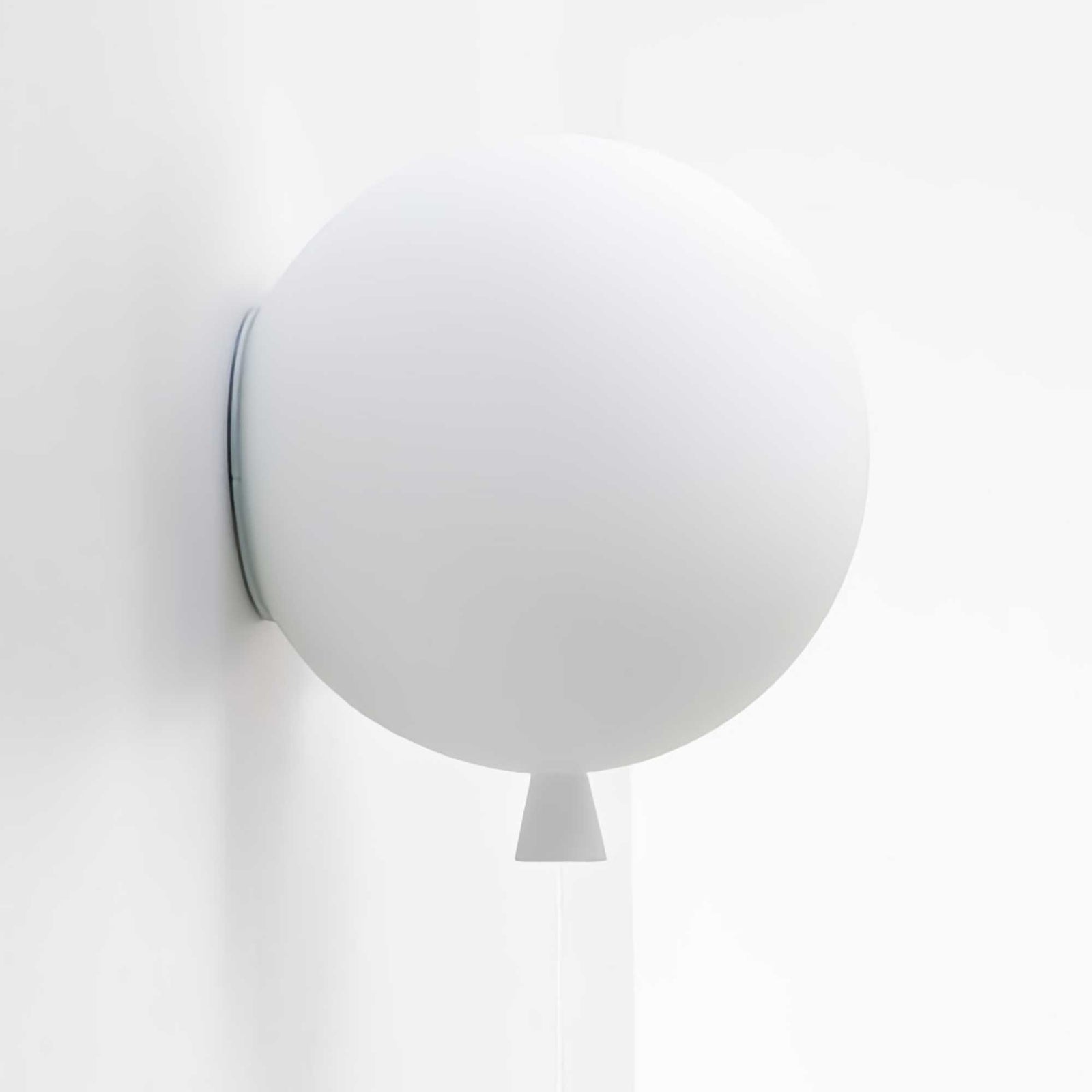 Brokis Memory Wall Lamp, Matte Opal (Ø30cm)