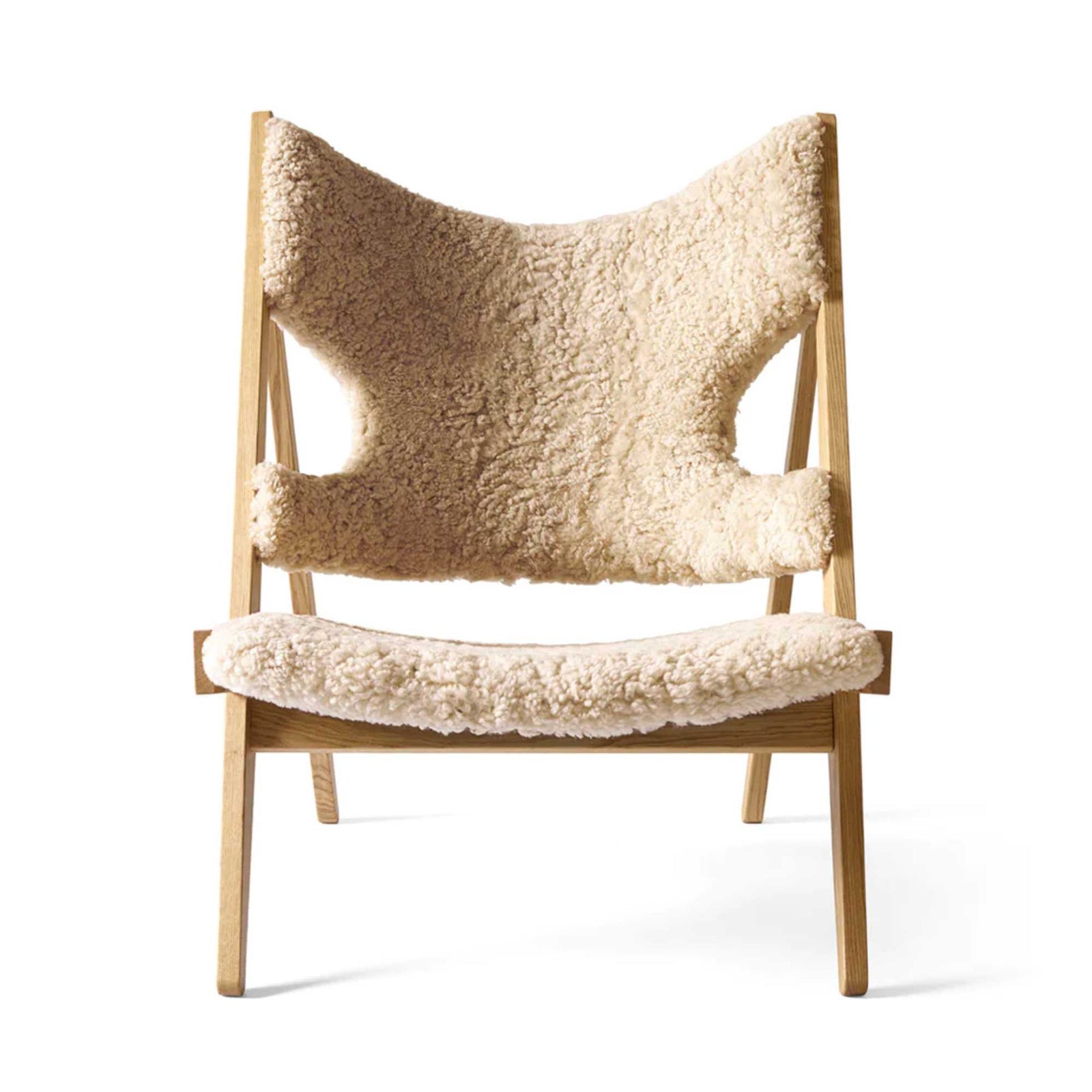 Audo Copenhagen Knitting chair sheepskin upholstery, Natural oak/sheepskin natural