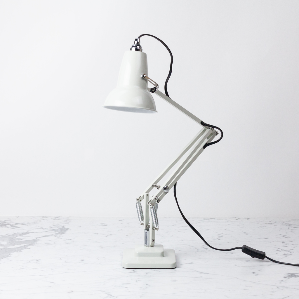 1227 online desk lamp