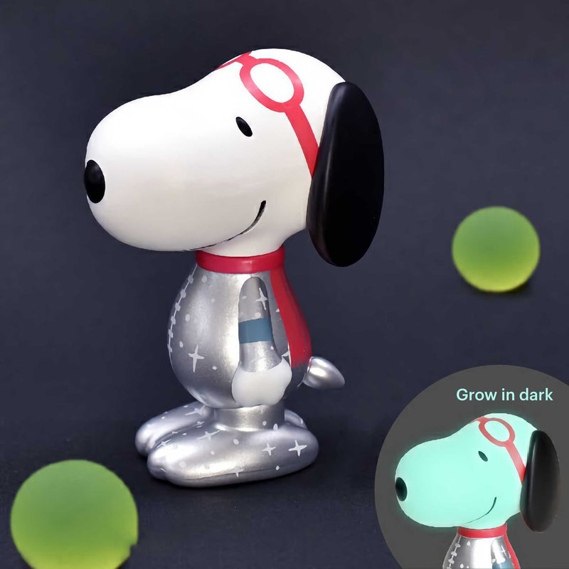 Snoopy Astronaut Grow in Dark figure