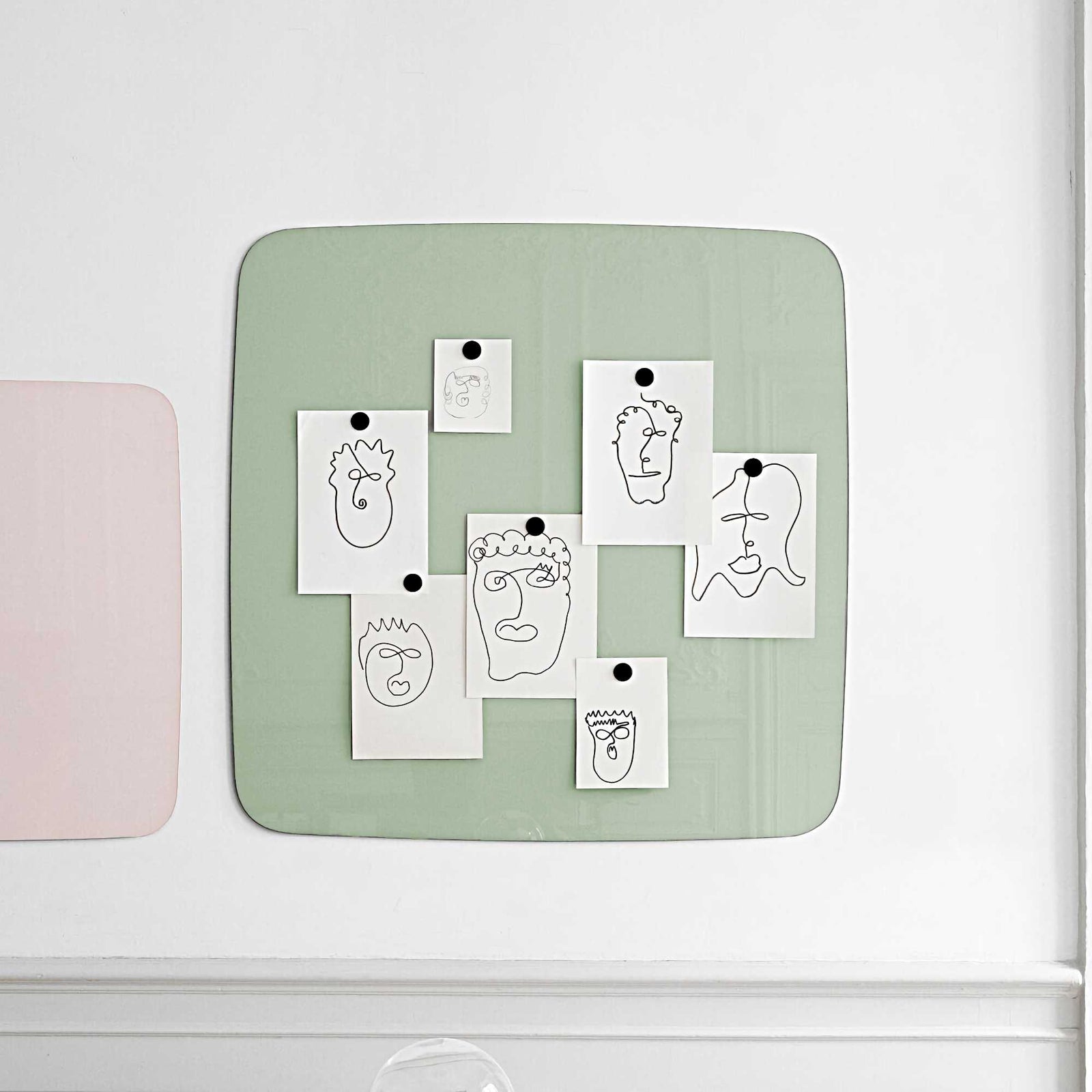 Lintex Flow Wall magnetic glassboard, fair 550 (75x75cm)