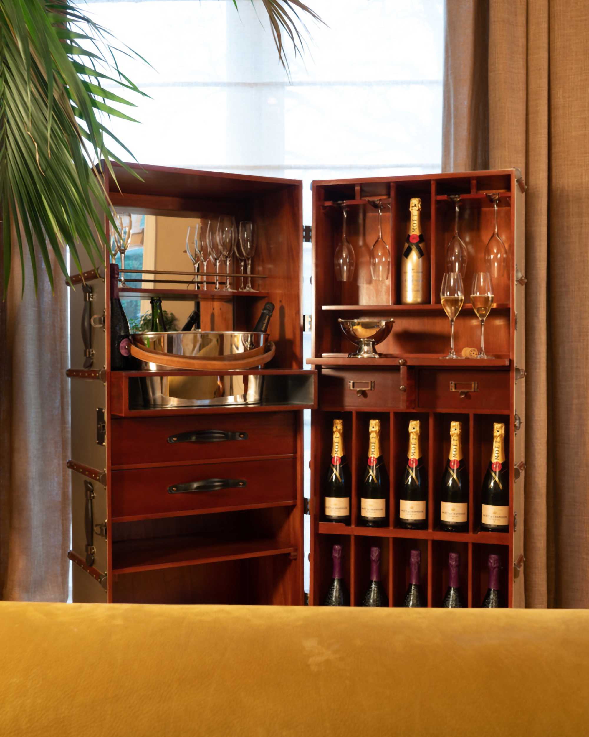Authentic Models Stateroom Bar