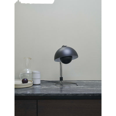 &Tradition VP4 Flowerpot table lamp, matt black