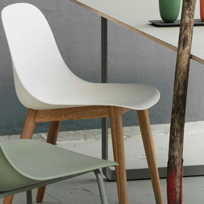 Muuto Fiber side chair wood base, natural white/oak